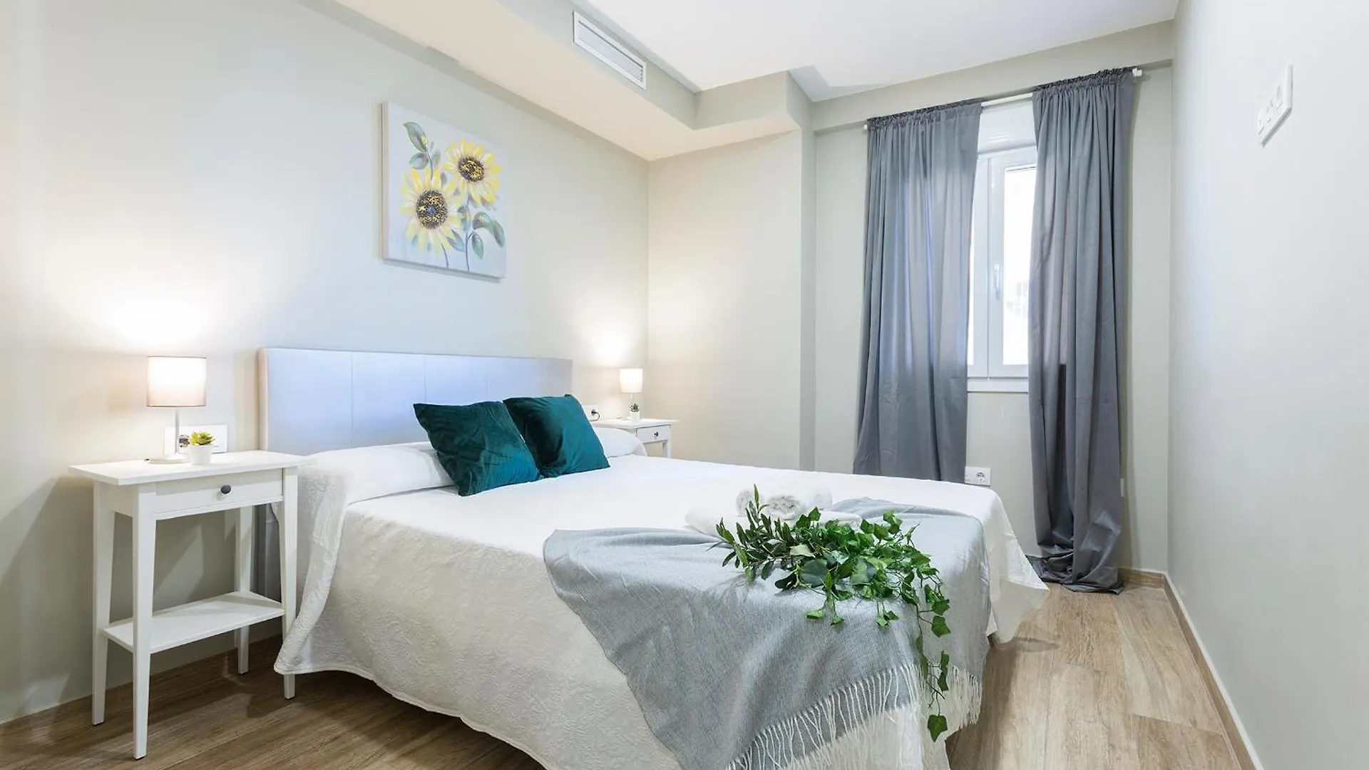 Apartment Jardines Valle 3 Rooms 2 Banos Seville
