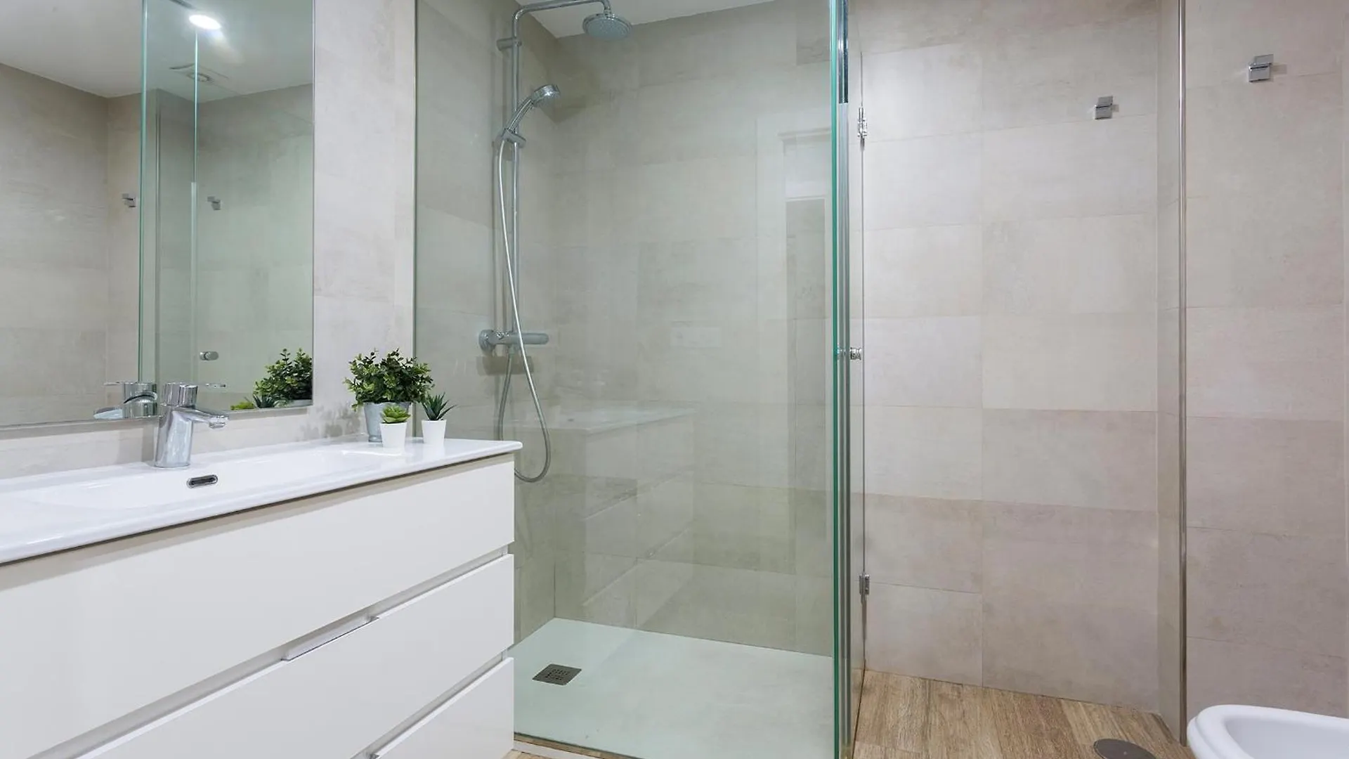 Apartment Jardines Valle 3 Rooms 2 Banos Seville Spain